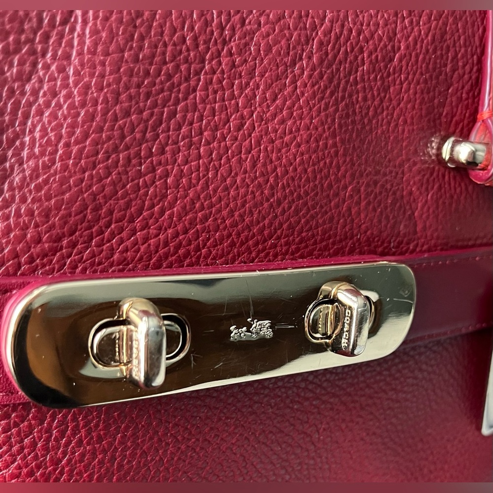 Coach pebbled leather shoulder bag - Picture 9 of 9